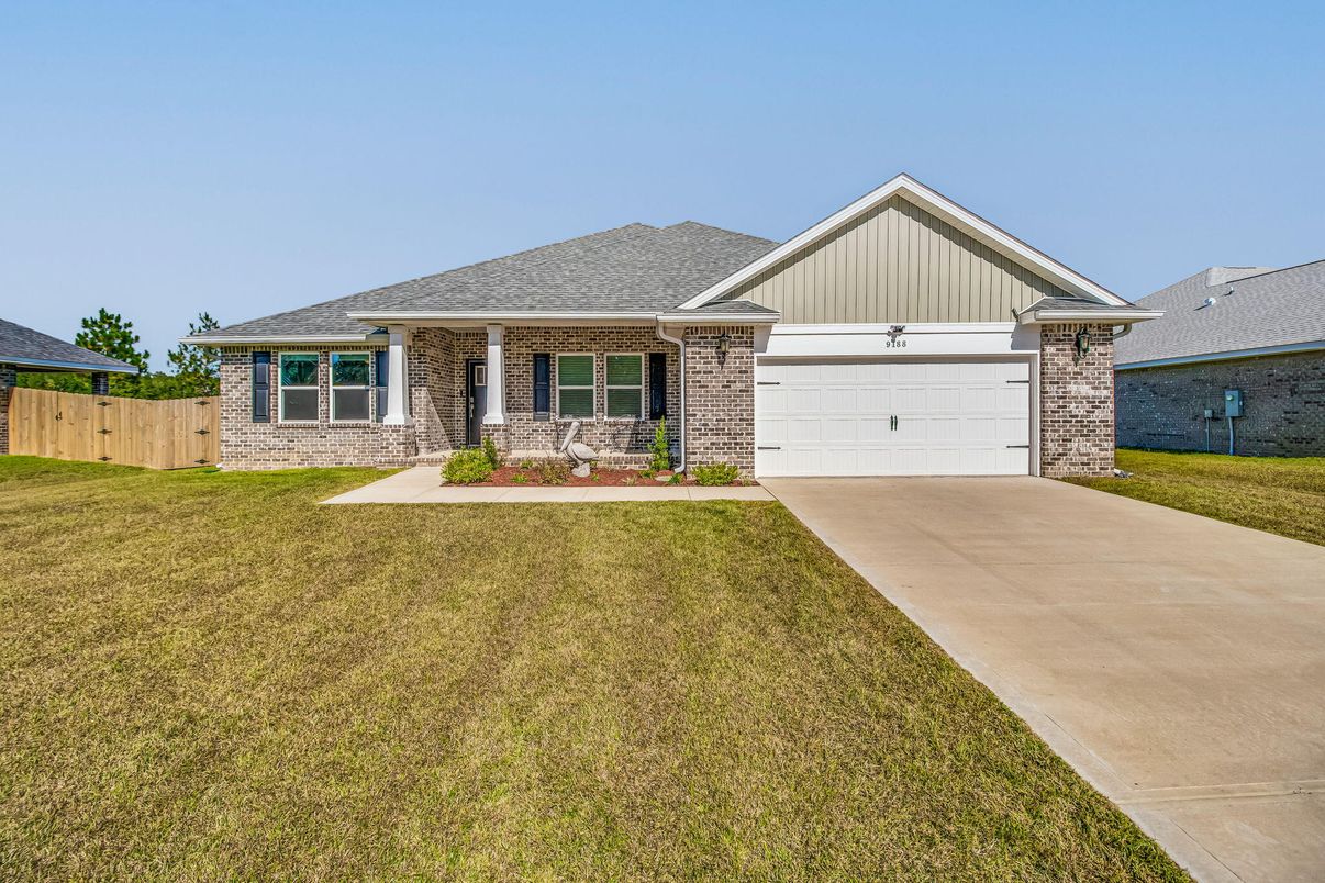 Attached, Exterior, Facade, Brick Facade, Ranch