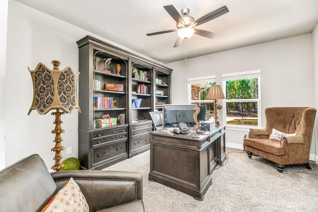 Home Office, Interior