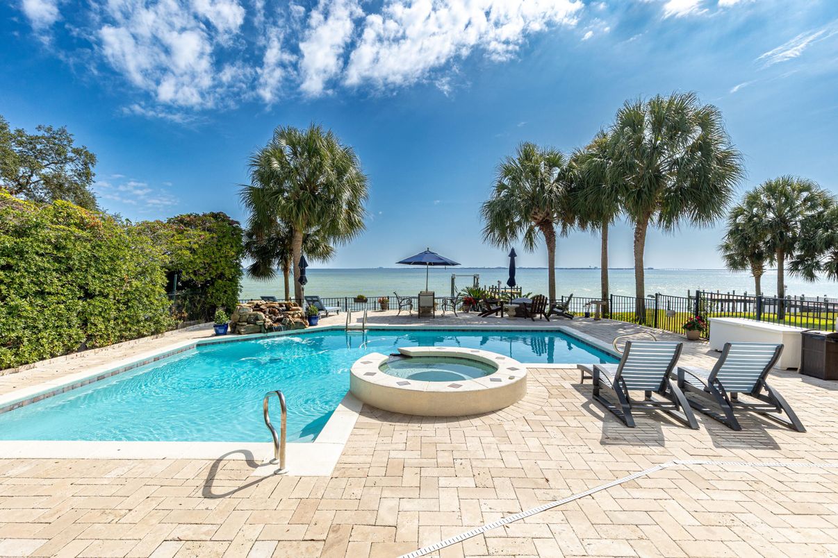 Exterior, Pool, Water