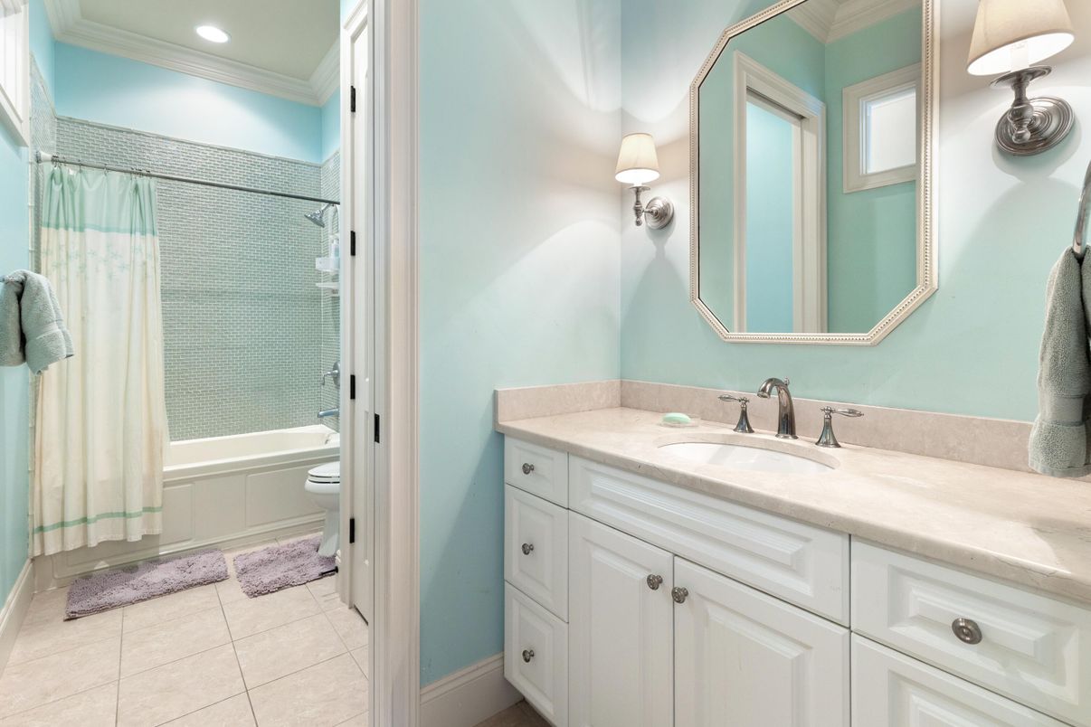 Bathroom, Interior, Recessed Lighting