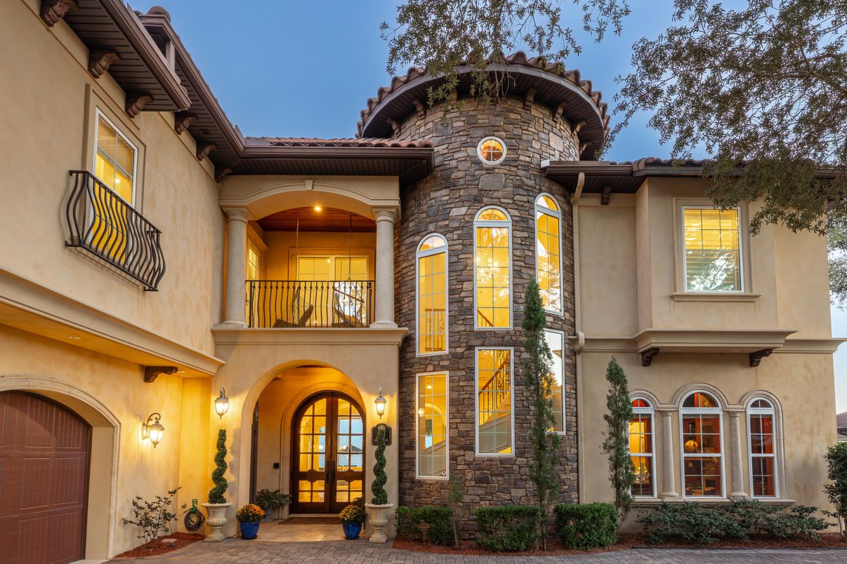 Exterior, Facade, Mediterranean