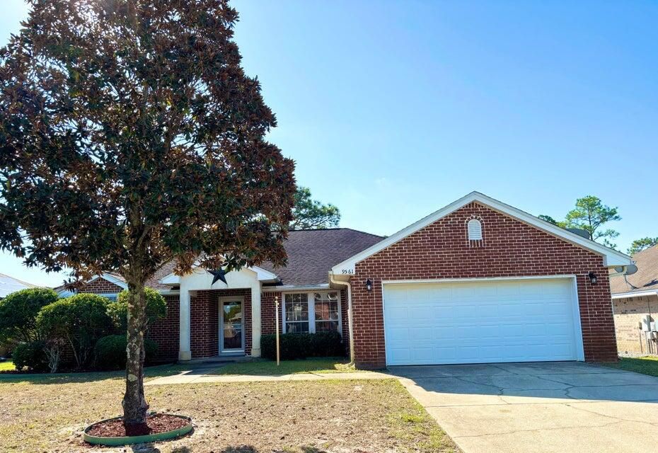 Attached, Exterior, Facade, Brick Facade, Ranch