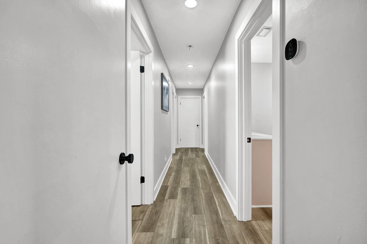 Interior, Recessed Lighting, Wood Texture Flooring