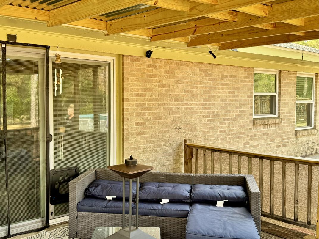 Exterior, Wooden Beams