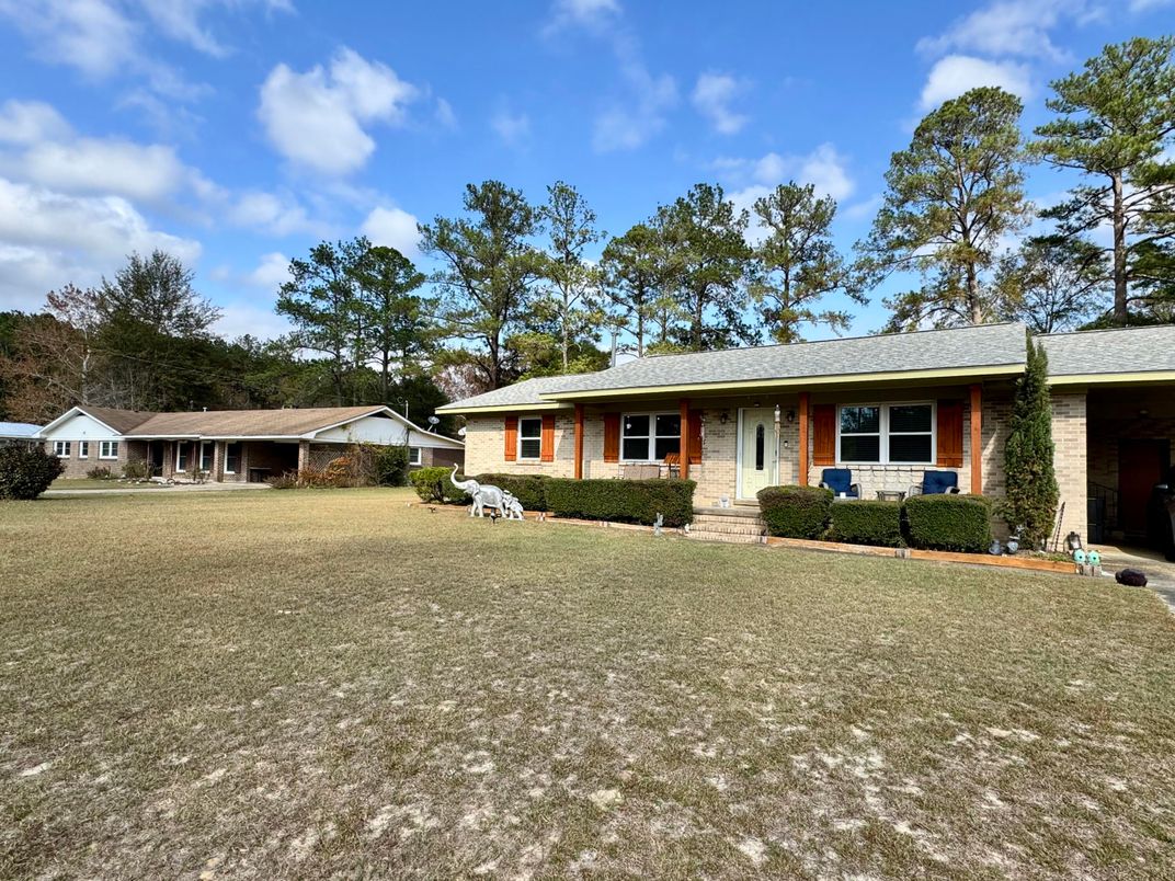 Backyard, Exterior, Facade, Brick Facade, Ranch