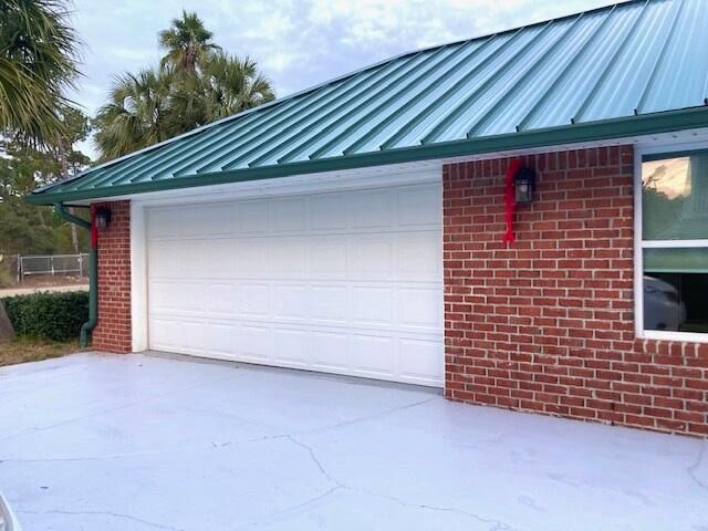 Detached Garage, Exterior