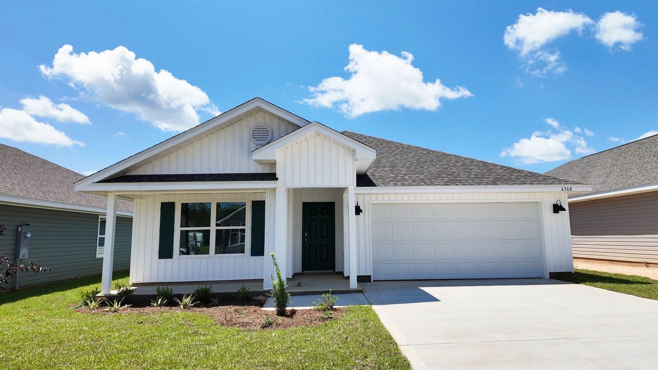 Attached, Exterior, Facade, Farmhouse