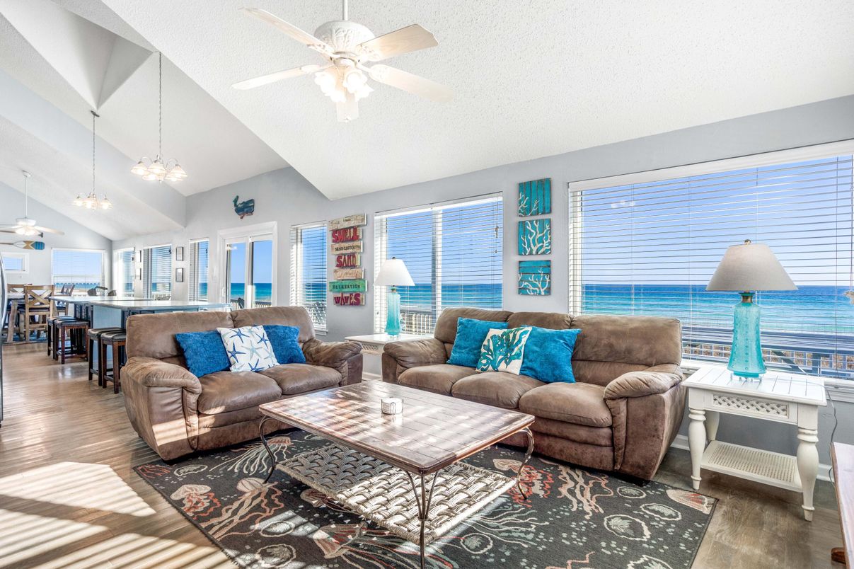 Interior, Living room, Pendant Lights, Water, Wood Texture Flooring