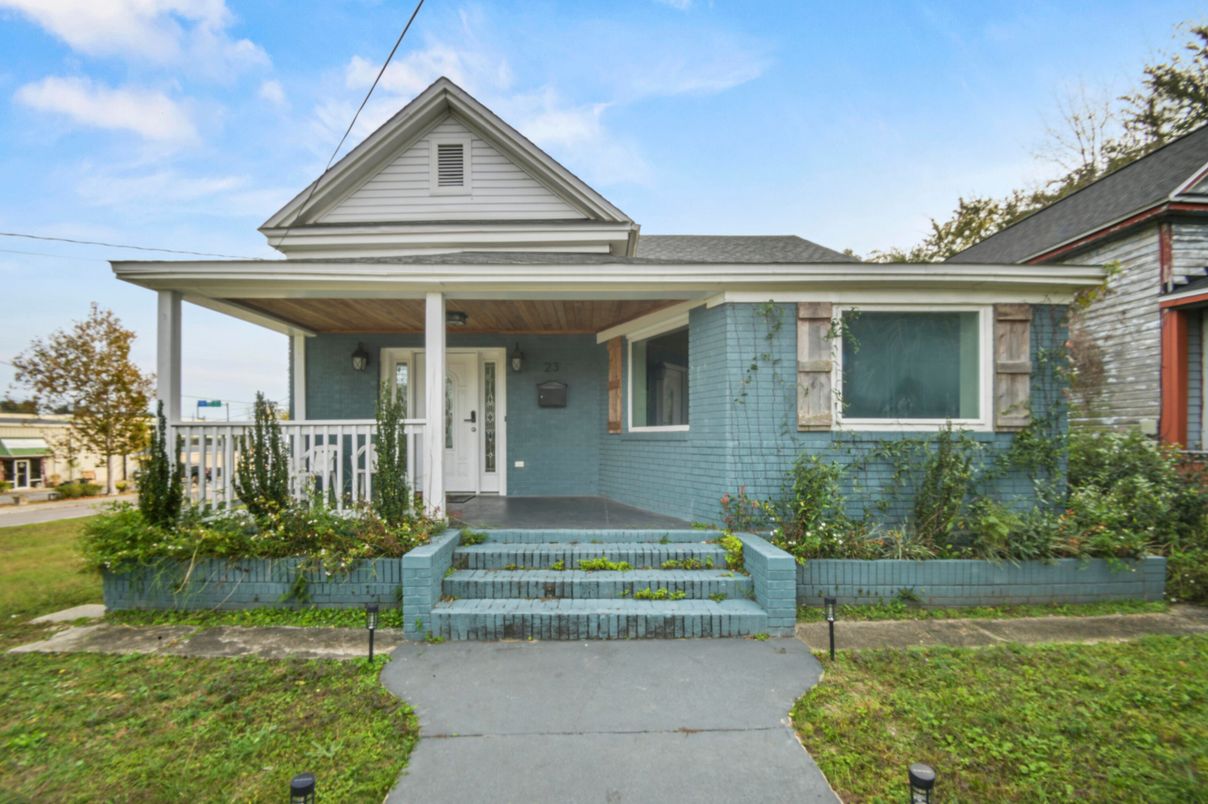 Exterior, Facade, American Craftsman