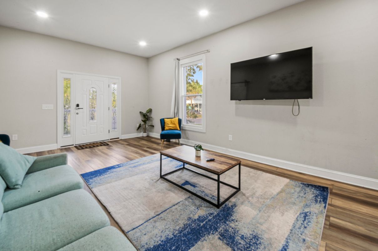 Interior, Living room, Recessed Lighting, Wood Texture Flooring