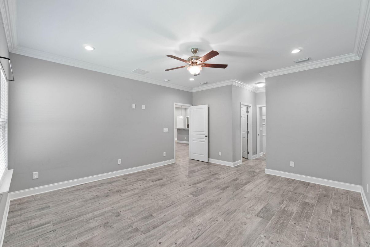 Empty room, Interior, Recessed Lighting, Wood Texture Flooring