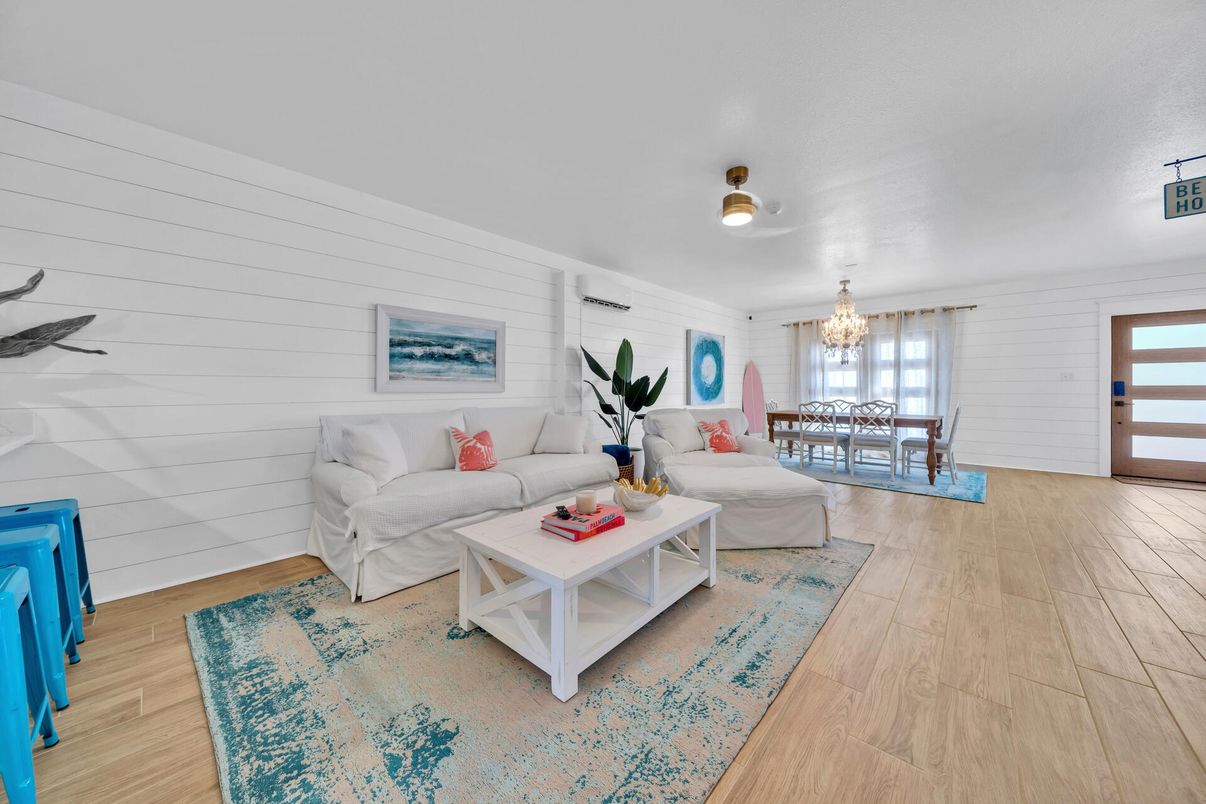 Chandelier, Dining room, Interior, Living room, Wood Texture Flooring