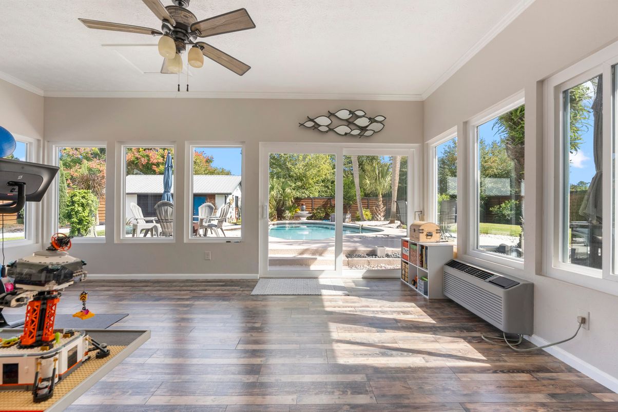 Interior, Sun Room, Wood Texture Flooring