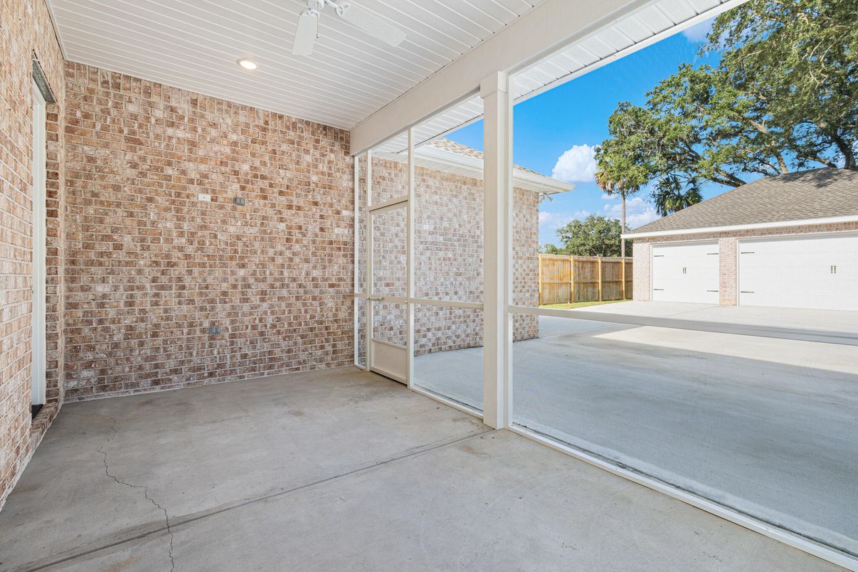 Detached Garage, Exterior