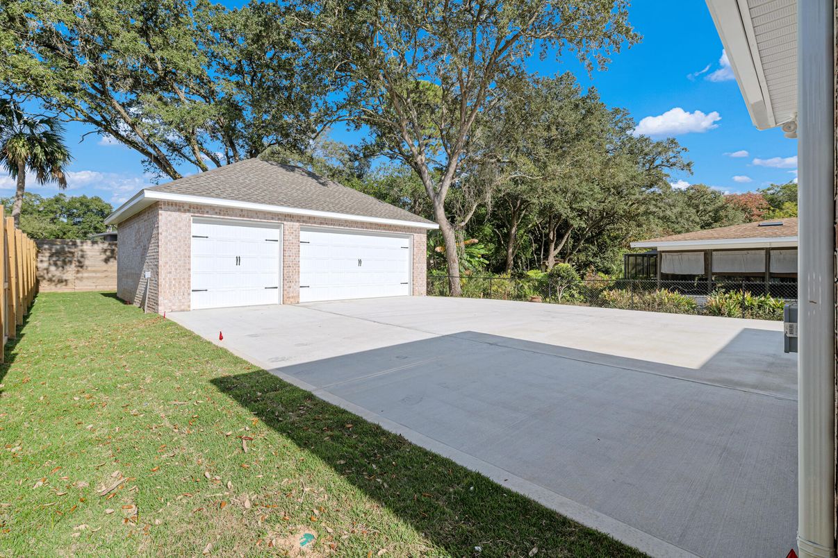 Backyard, Detached Garage, Exterior