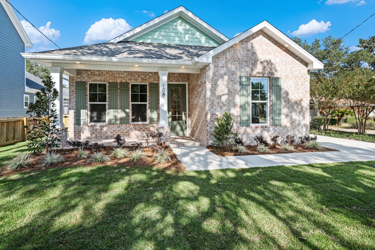 Exterior, Facade, Farmhouse