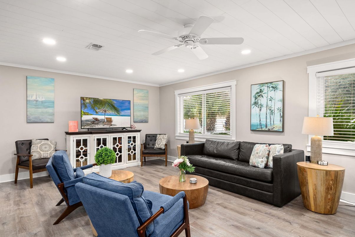 Interior, Living room, Recessed Lighting, Wood Texture Flooring