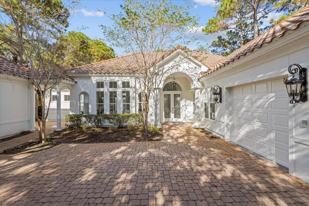 Attached, Exterior, Facade, Spanish Mediterranean