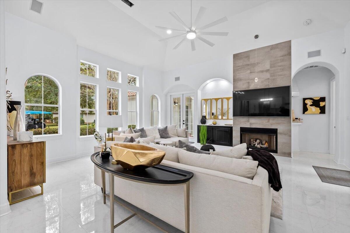 Fireplace, Interior, Living room, Marble, Pendant Lights, Recessed Lighting