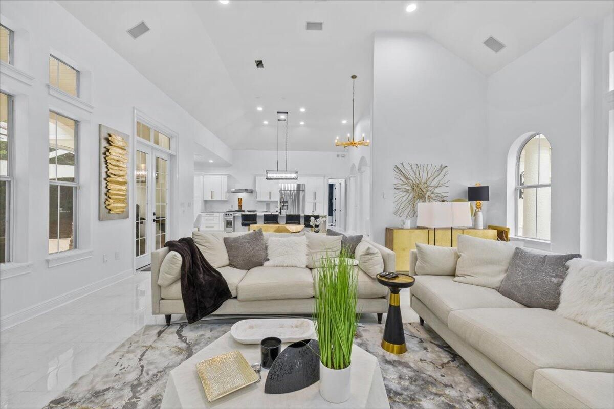 Interior, Kitchen, Living room, Pendant Lights, Recessed Lighting, Stainless Steel Appliances