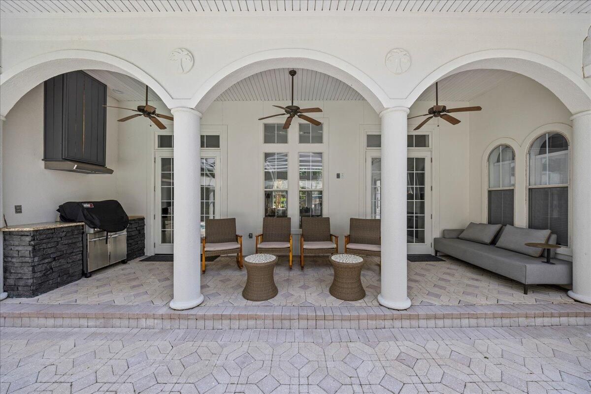 Exterior, Outdoor Kitchen