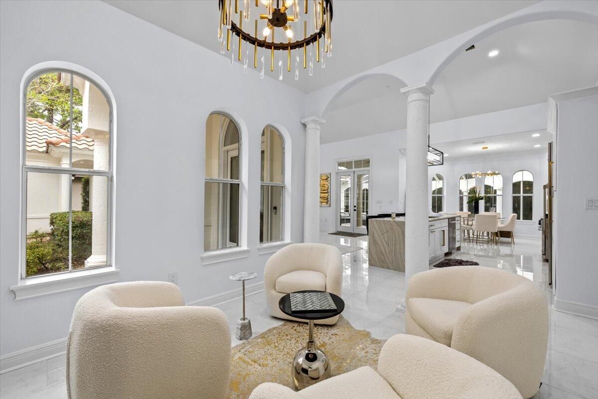Chandelier, Dining room, Interior, Living room, Recessed Lighting