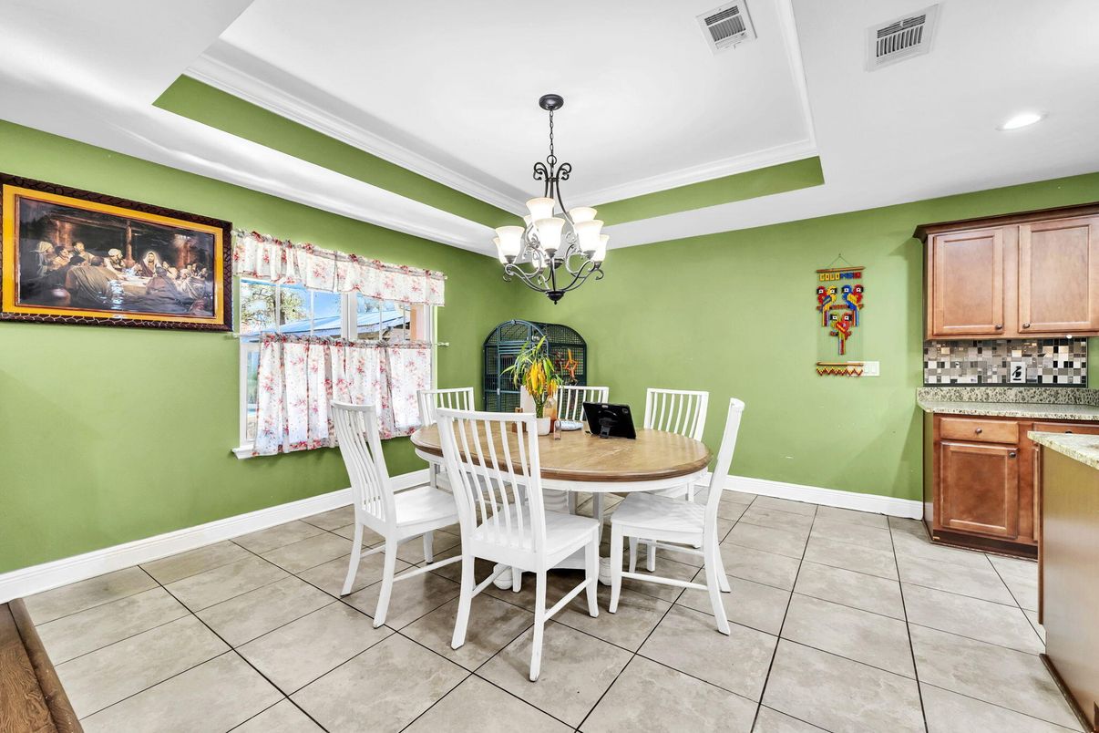 Chandelier, Dining room, Interior, Recessed Lighting