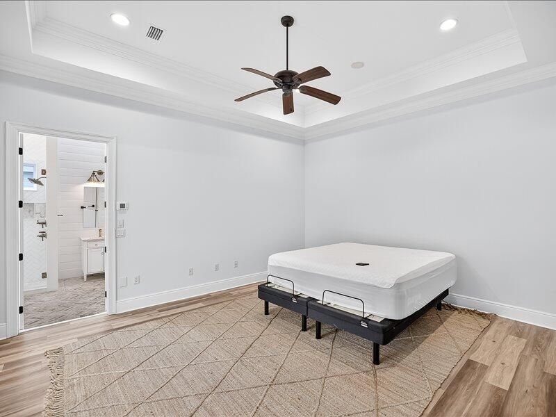 Interior, Recessed Lighting, Wood Texture Flooring