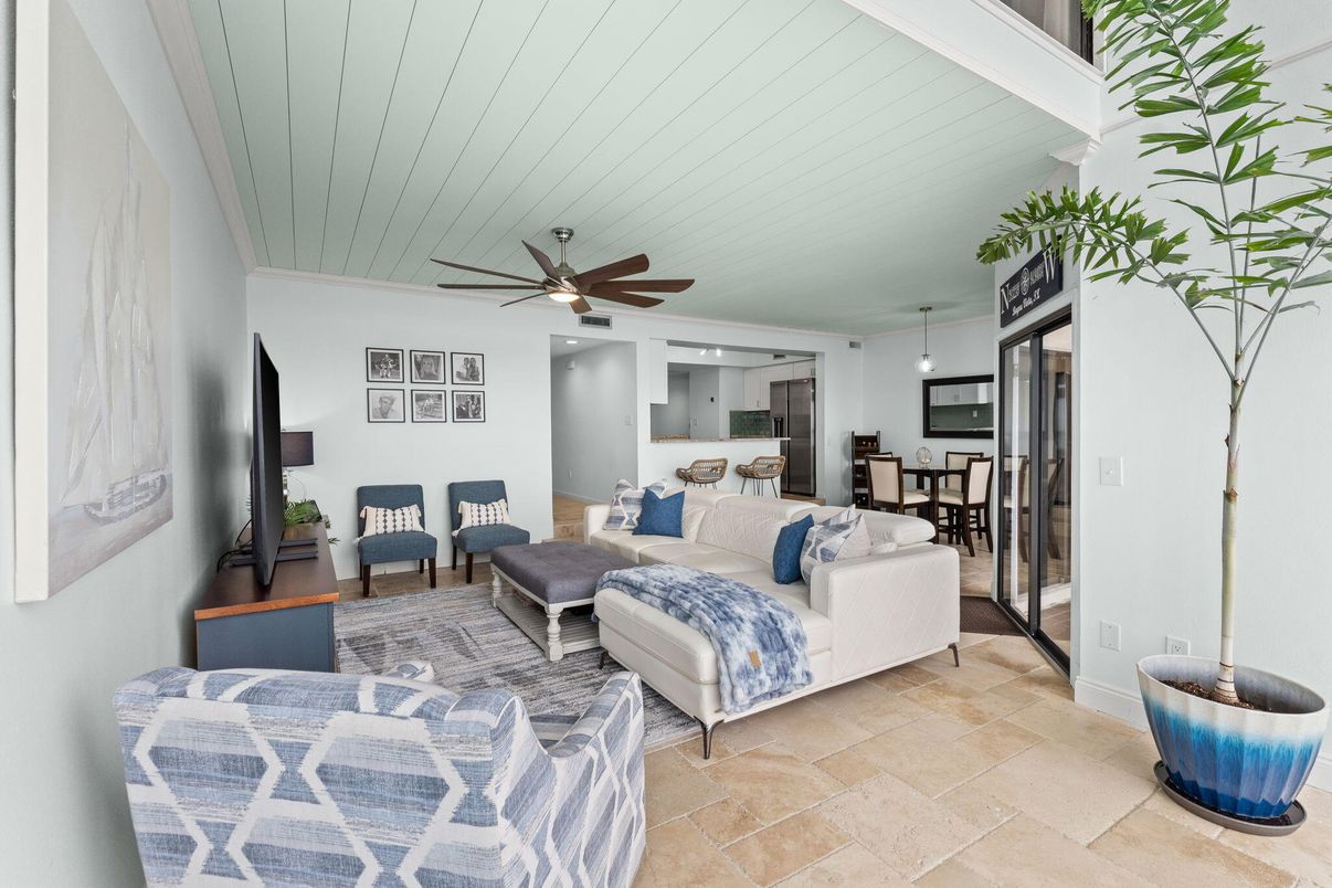 Dining room, Interior, Living room, Recessed Lighting