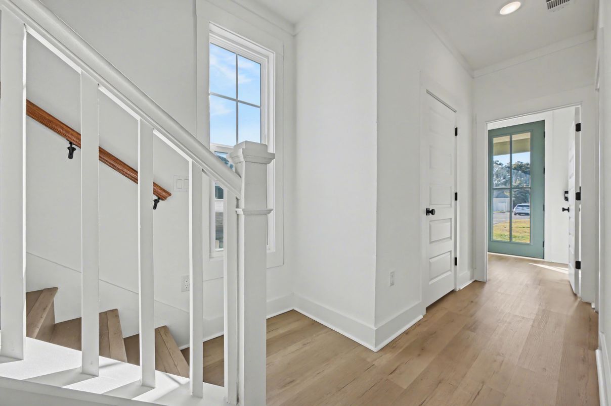 Interior, Recessed Lighting, Wood Texture Flooring