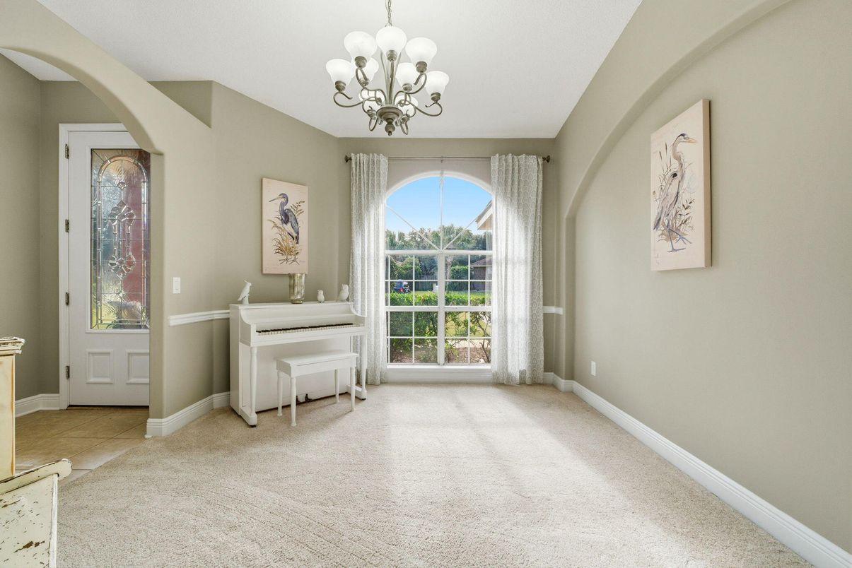 Chandelier, Interior, Piano