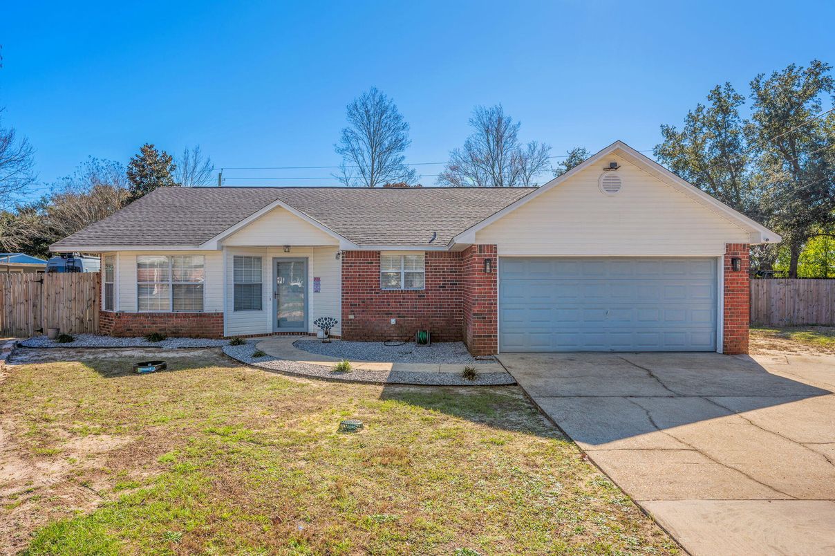 Attached, Exterior, Facade, Brick Facade, Ranch