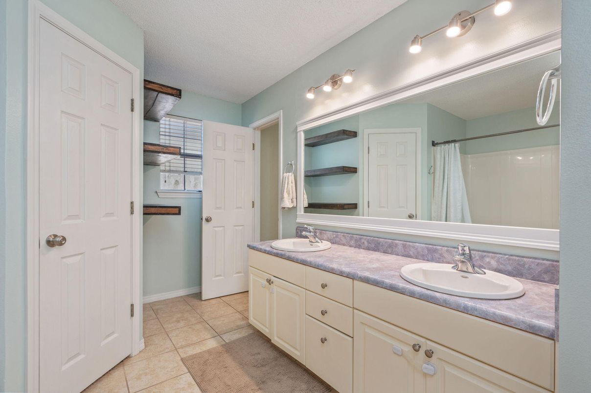 Bathroom, Dual Sink Vanities, Interior