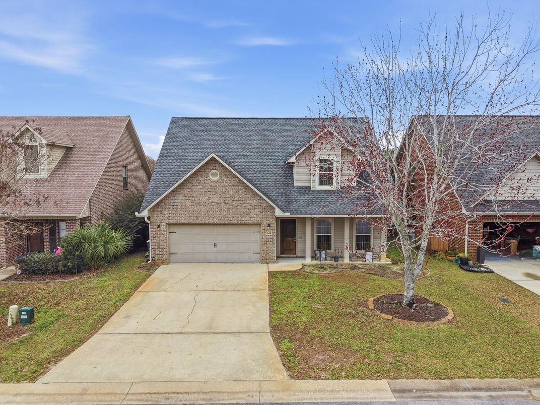 Attached, Exterior, Facade, Cape Cod