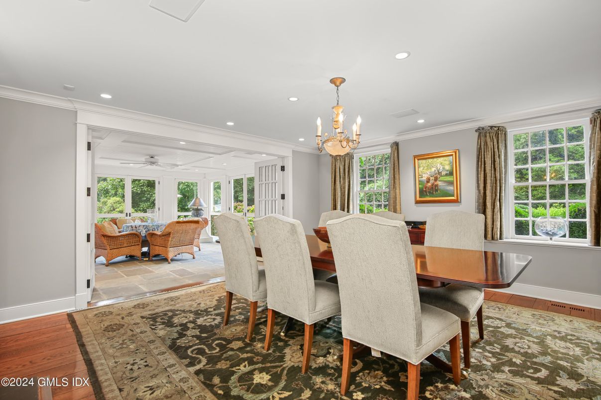 Chandelier, Dining room, Interior, Recessed Lighting, Wood Texture Flooring