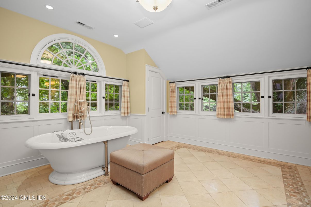 Bathroom, Free Standing Baths, Interior, Recessed Lighting