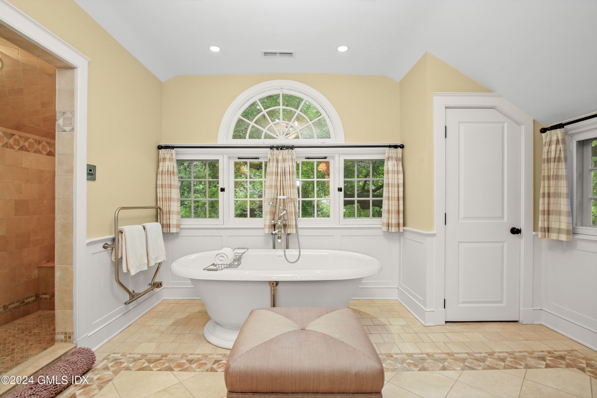 Bathroom, Free Standing Baths, Interior, Recessed Lighting