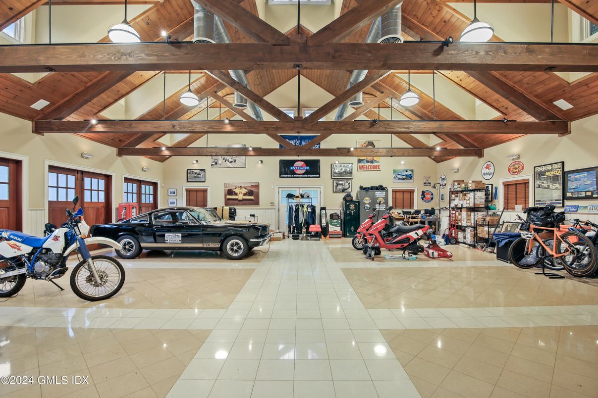 Garage, Interior, Wooden Beams, Wooden Ceilings