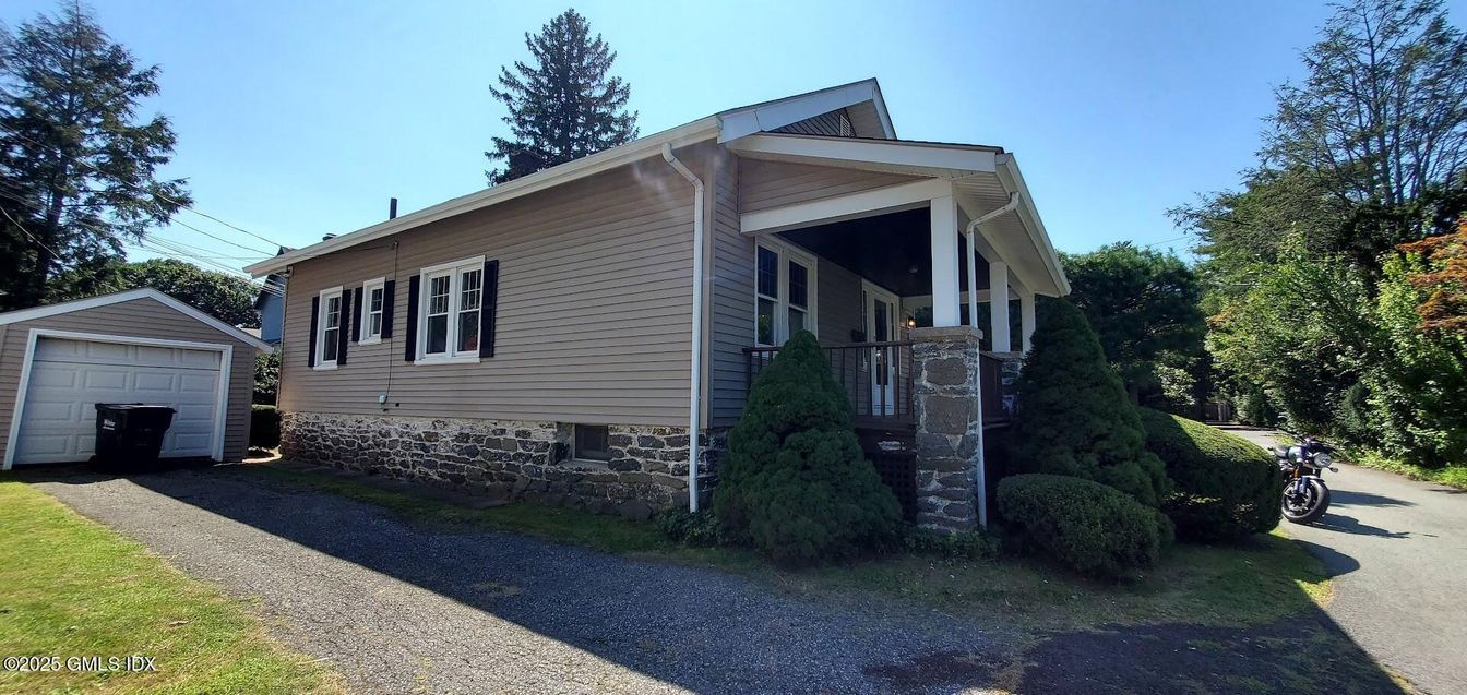 Detached Garage, Exterior