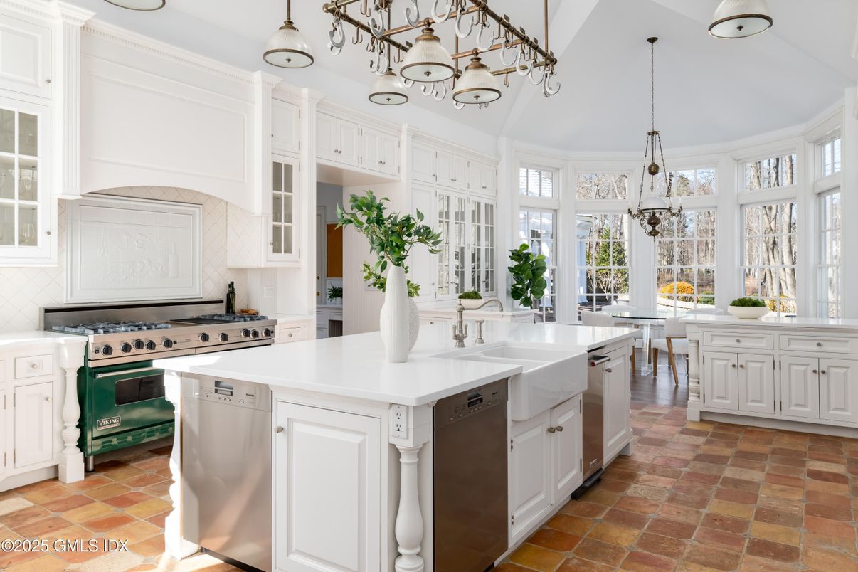 Interior, Kitchen, Pendant Lights, Stainless Steel Appliances