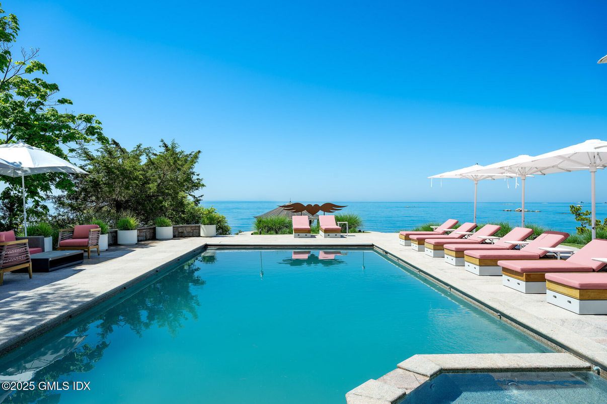 Exterior, Pool, Water