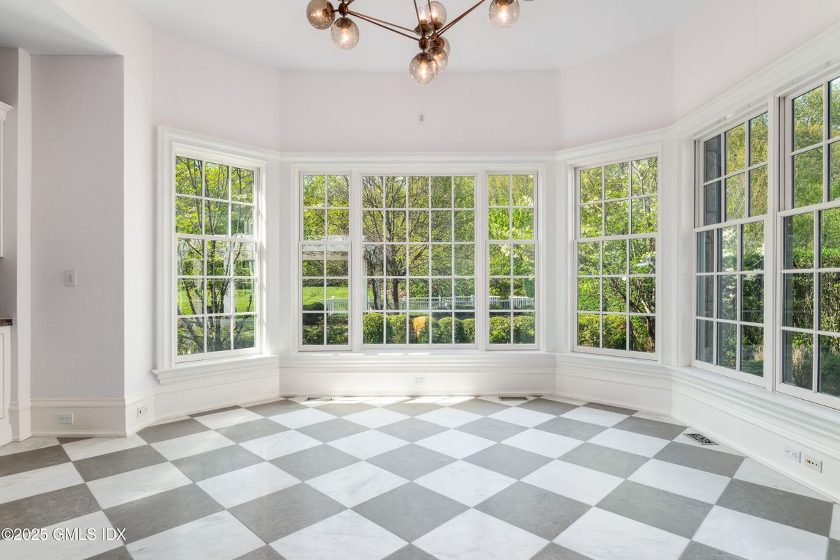 Empty room, Interior, Pendant Lights