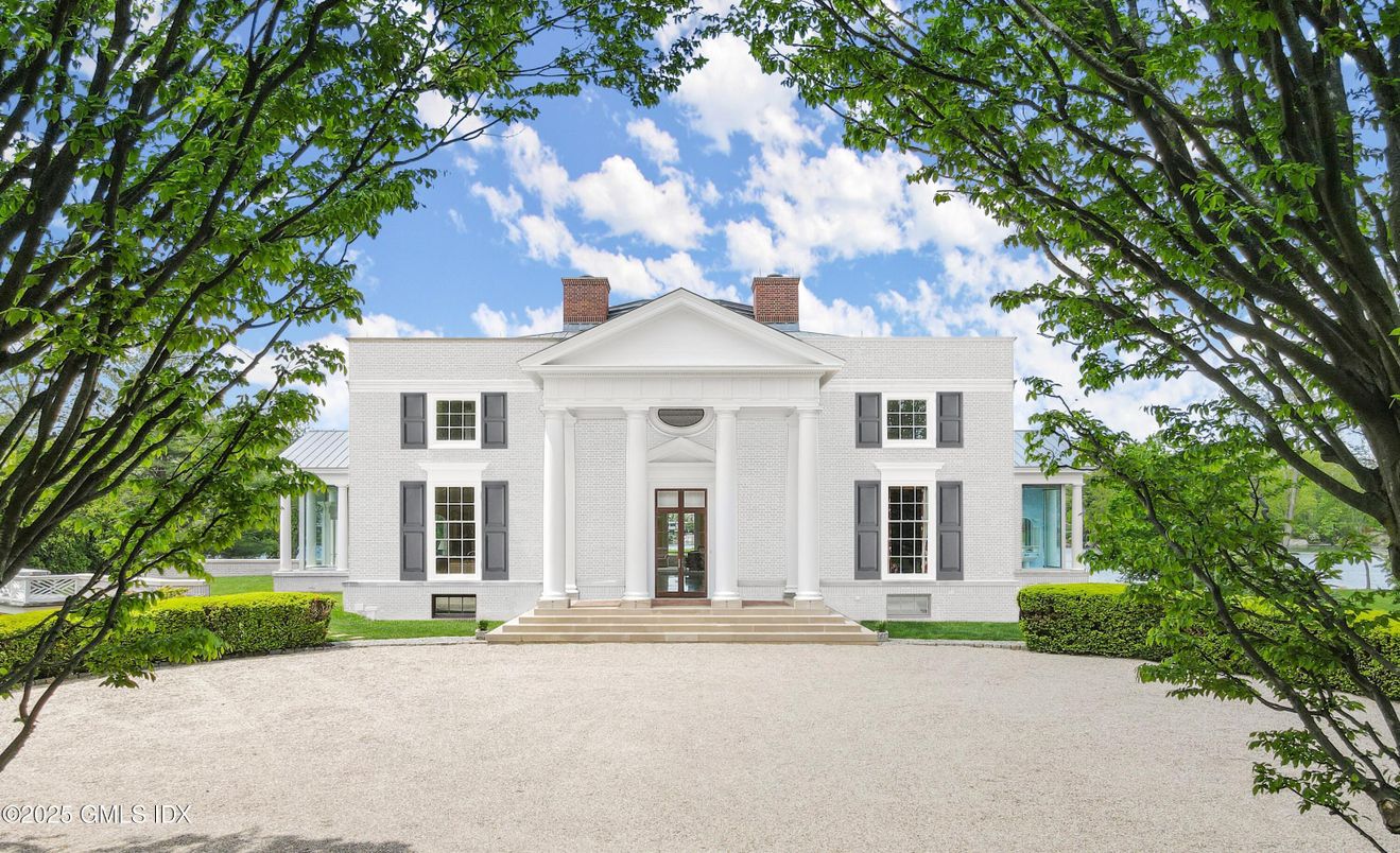 Exterior, Facade, Georgian