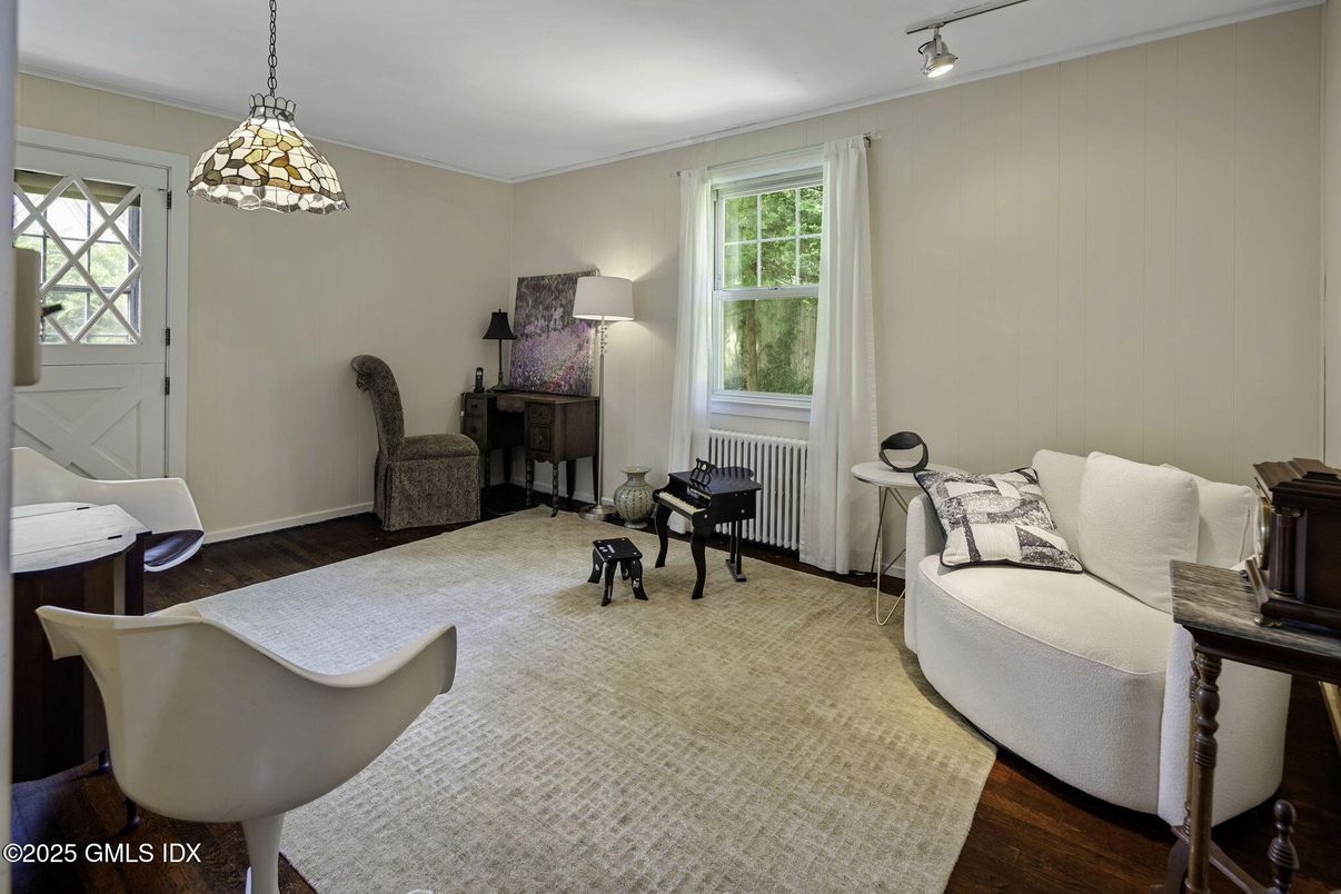 Interior, Pendant Lights, Wood Texture Flooring
