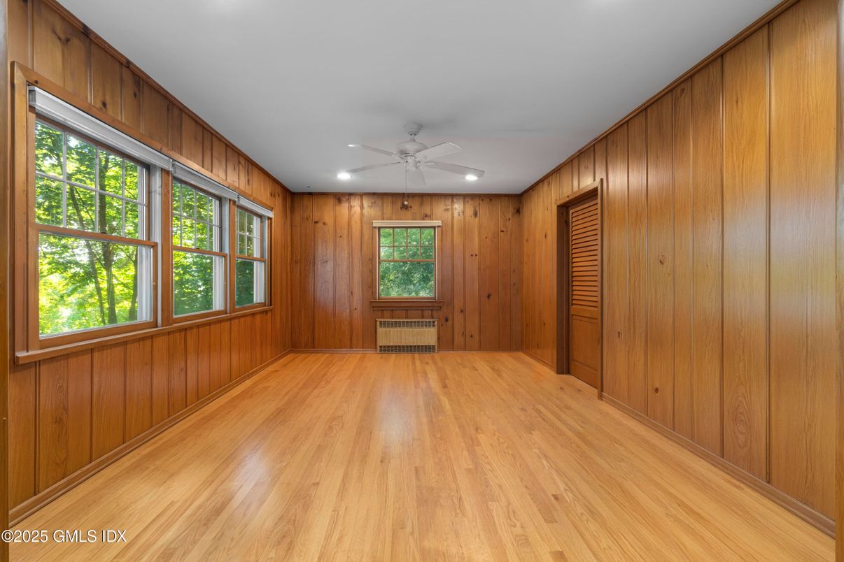 Empty room, Interior, Recessed Lighting, Wood Texture Flooring, Wooden Walls