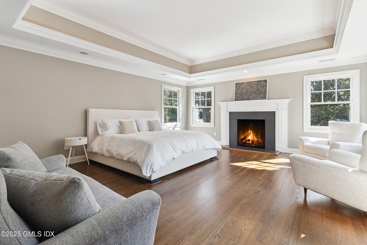 Bedroom, Fireplace, Interior, Recessed Lighting, Wood Texture Flooring