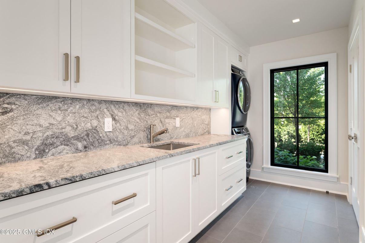 Interior, Kitchen, Recessed Lighting, Washer