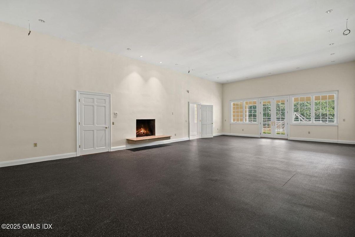 Empty room, Fireplace, Interior, Recessed Lighting