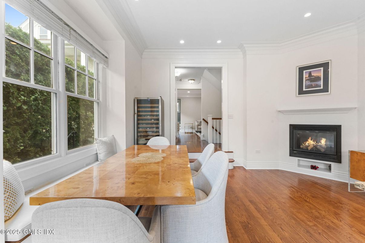 Dining room, Fireplace, Interior, Recessed Lighting, Wood Texture Flooring