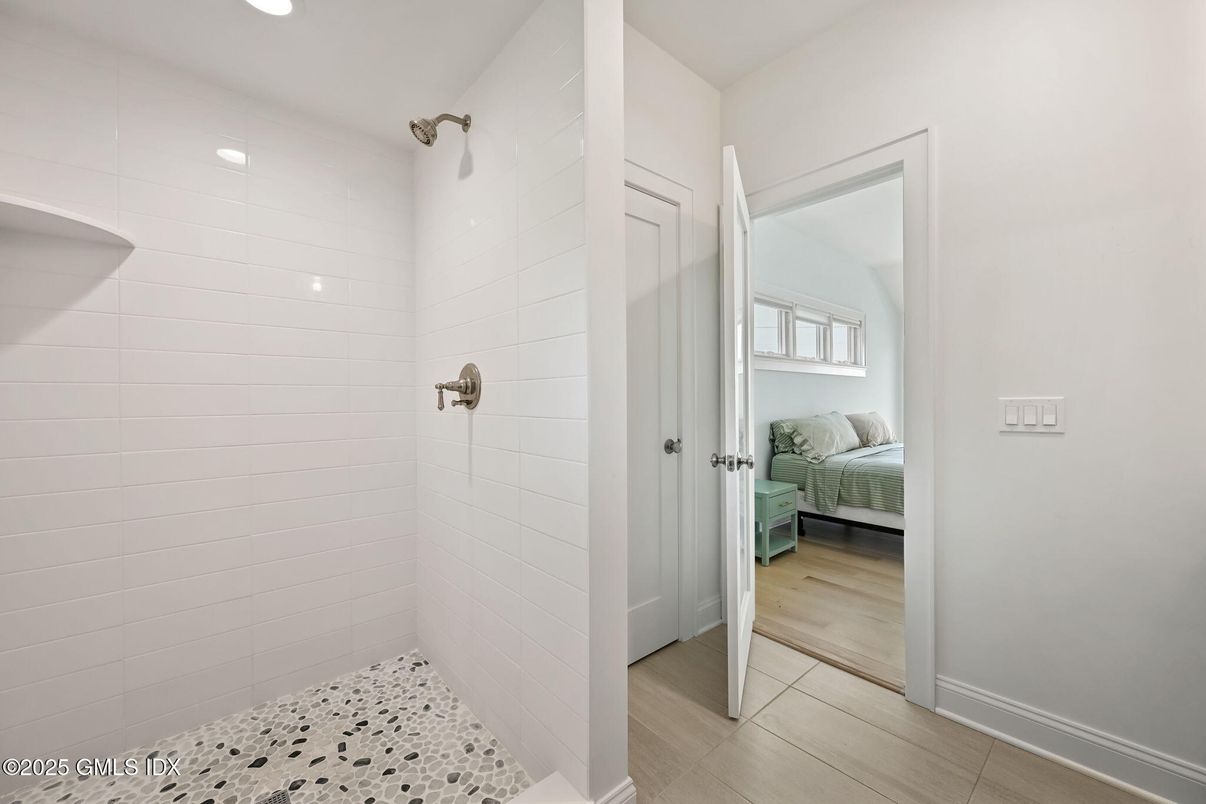 Bathroom, Interior, Recessed Lighting, Wood Texture Flooring
